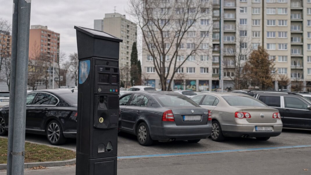 Mobilná aplikácia na parkovanie v Bratislave zobrazená na smartfóne