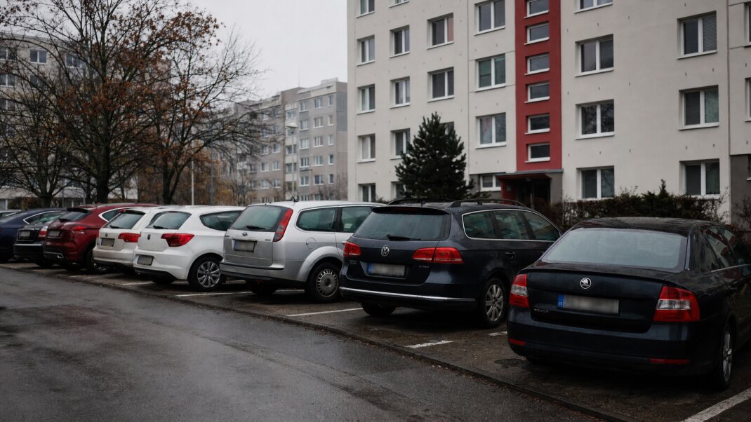 Parkovacie miesta v Bratislave s vysokými cenami a dopytom po prenájme