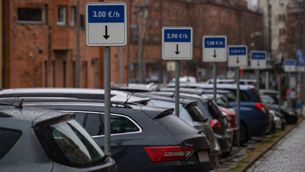 Parkovacie miesta v Bratislave s cenovkami nad 250 eur mesačne