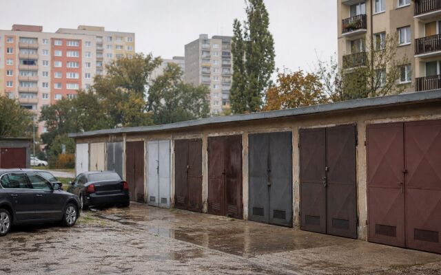 Garáž na predaj v Bratislave - Nové Mesto s cenovými údajmi a ponukami