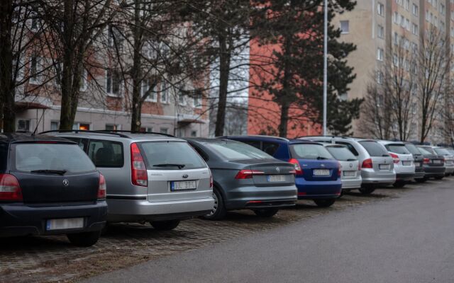 Parkovacie miesta v Bratislave počas jarného obdobia
