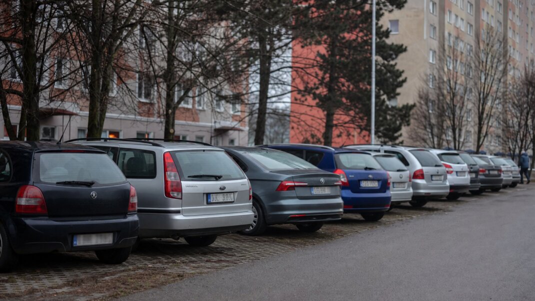 Parkovacie miesta v Bratislave počas jarného obdobia