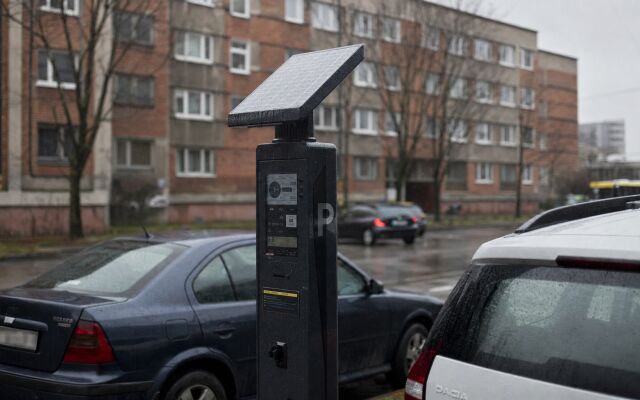 Parkovací automat bez hotovosti na ulici v Žiline