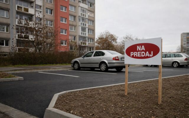 Vonkajšie parkovacie miesto v Bratislave s cenovkou 12 000 eur