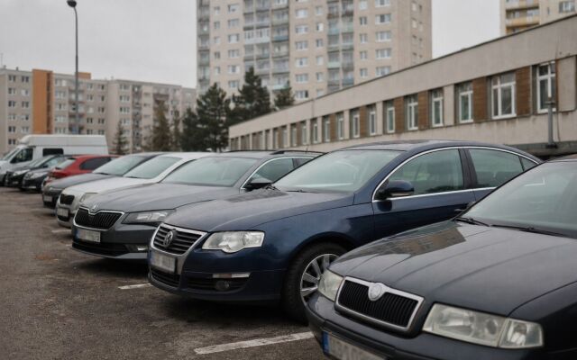 Parkovacie miesta na Ceste k nemocnici v Banskej Bystrici