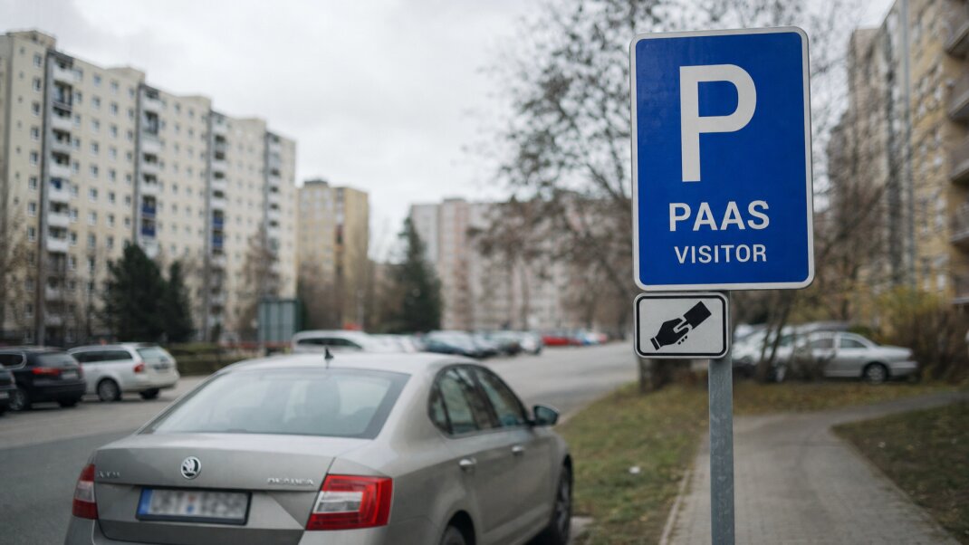 Parkovanie v zóne PAAS s návštevníckou kartou a správnym EČV