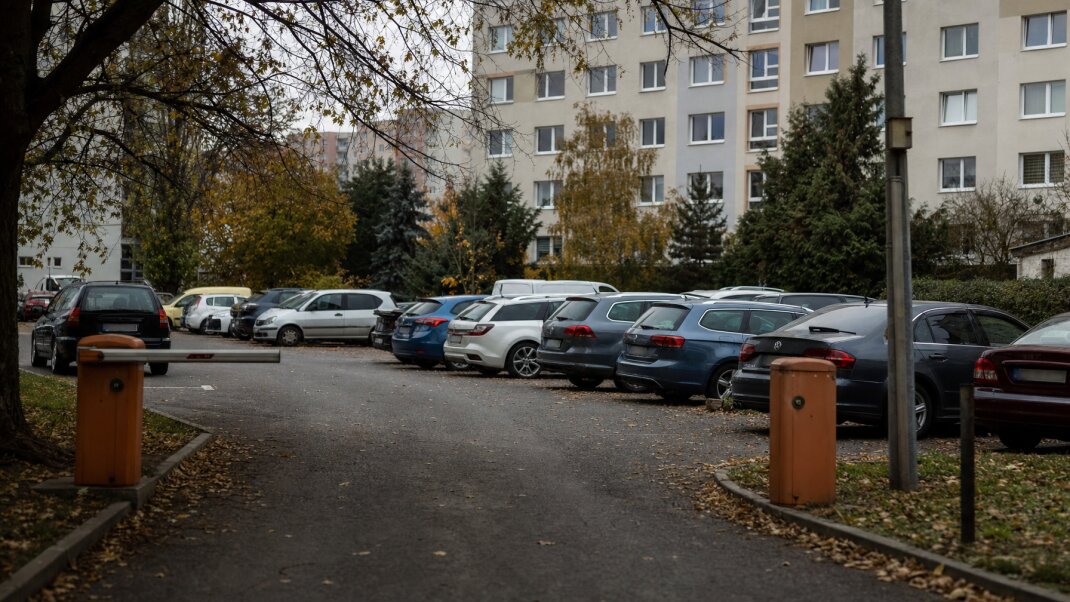Parkovacie miesta v Bratislave s označením PAAS a súkromné státia
