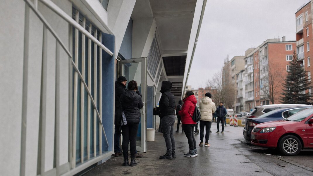 Vchod do PAAS klientskeho centra na Zimnom štadióne v Bratislave