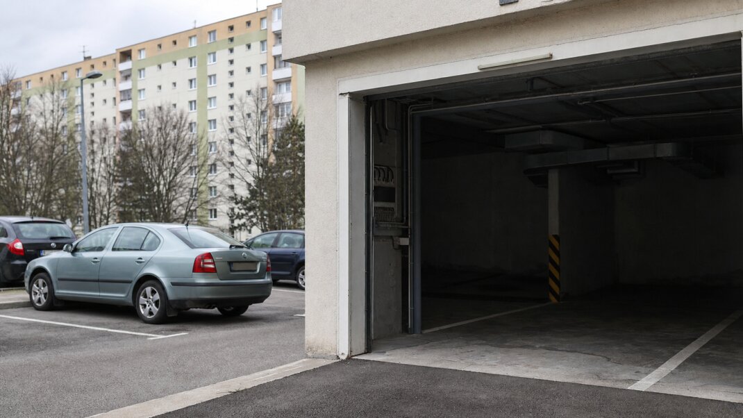 Parkovacie miesto v podzemnej garáži v Nitre s moderným dizajnom