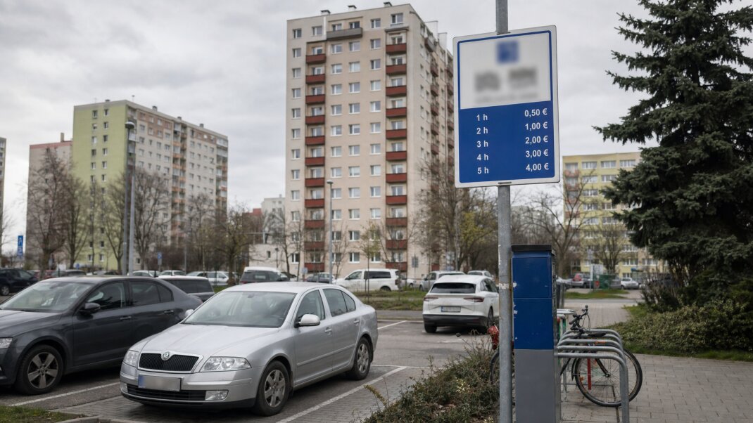 Parkovacie automaty a rezidentské parkovanie v Bratislave
