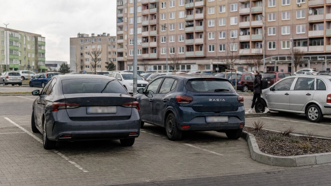 Parkovisko pred mestským úradom v Trebišove