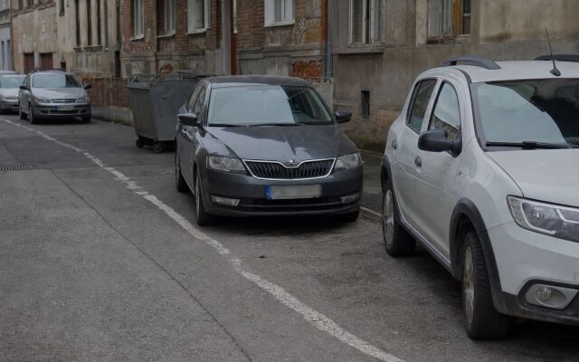 Automatické parkovanie na preplnenom sídlisku v Bratislave