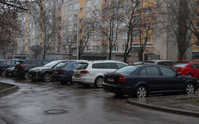 Parkovacie senzory a moderné technológie na ulici v Bratislave