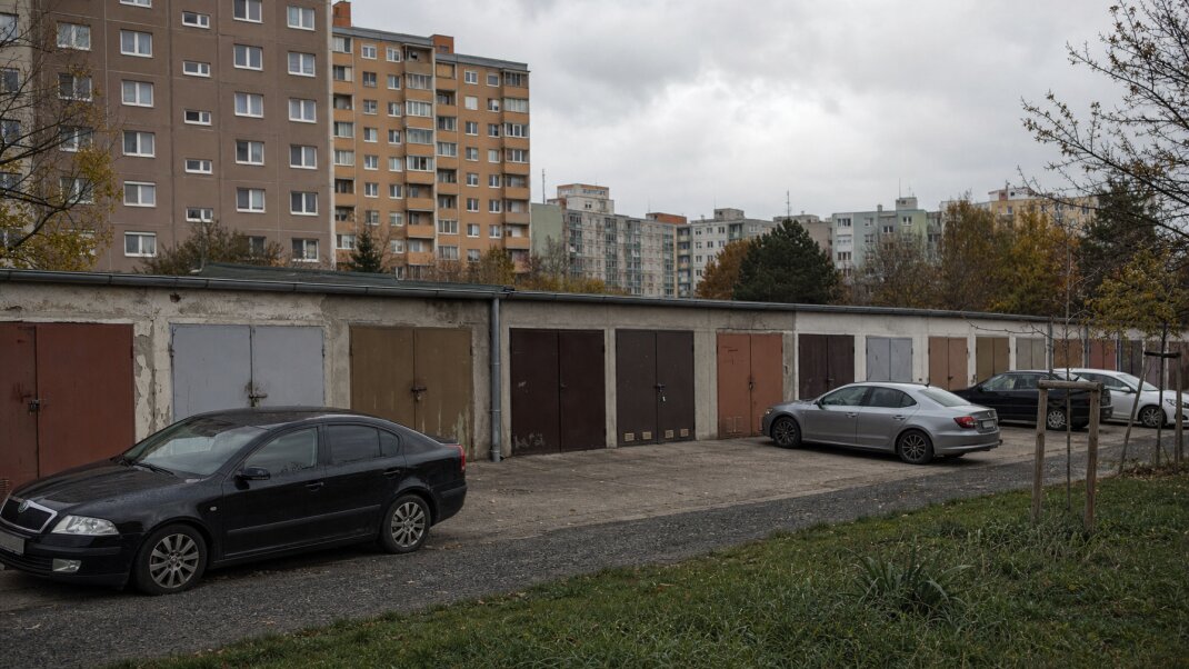 Prehľad inzerátov na prenájom garáží a parkovacích miest v Bratislave