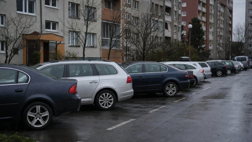 Preplnené parkovisko v Bratislave s novými ponukami parkovania