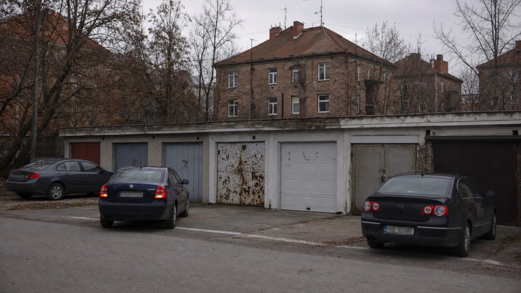 Garážové státie s moderným vybavením v Bratislave