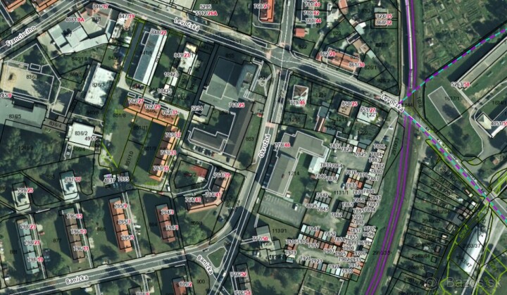 Na predaj radová garáž 20m2 v Poprade s elektrinou 400V