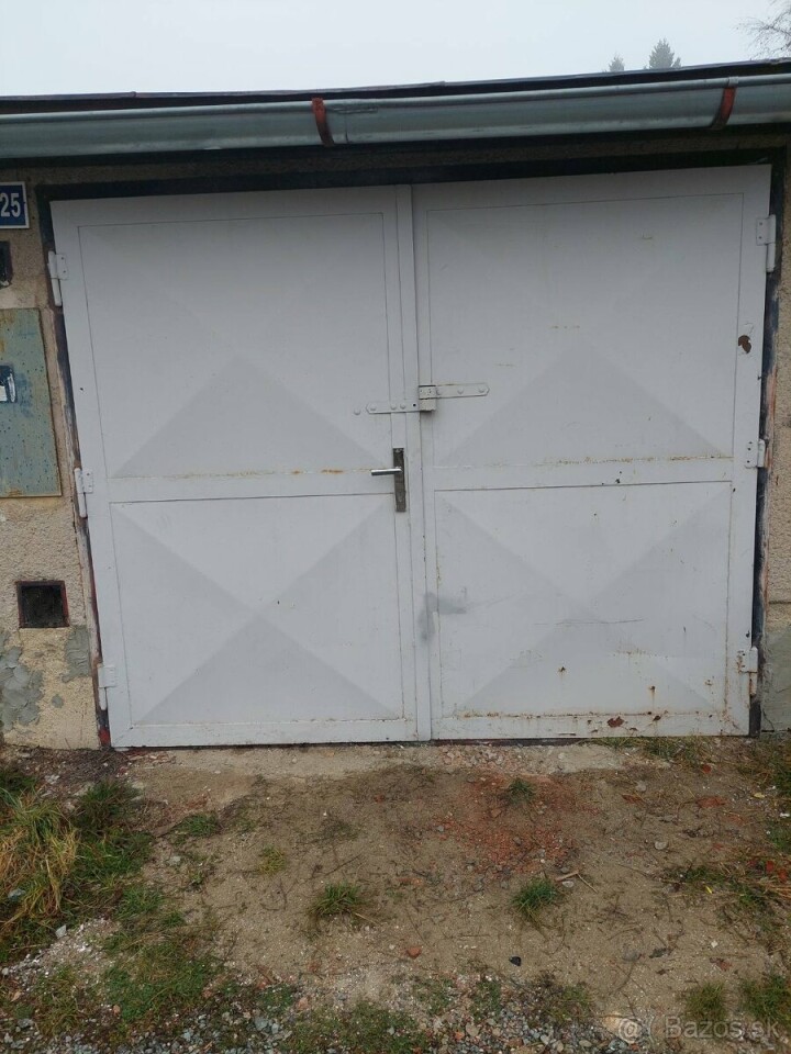 Na predaj garáž 18 m² v Poprade, sídlisko Západ