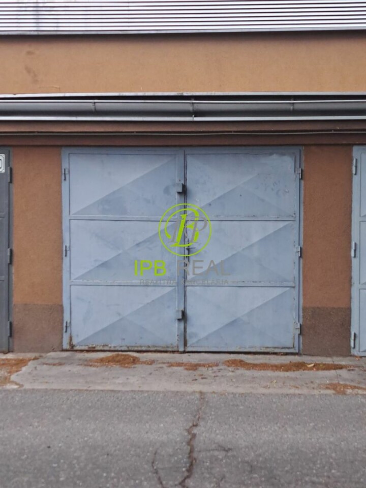 Murovaná garáž na Teslovej ulici v Ružinove na predaj