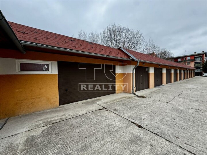 Veľká garáž na predaj v lokalite Hájik