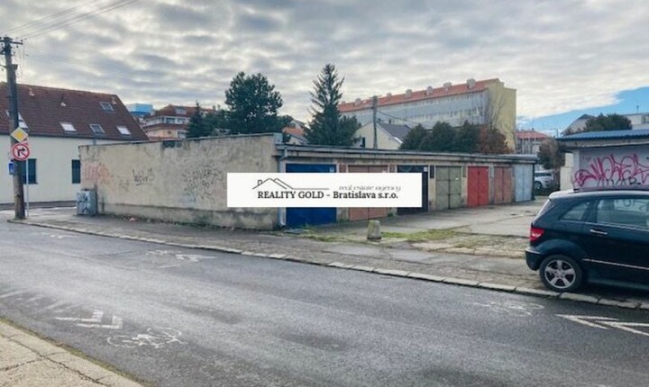 Predaj garáže v radovej zástavbe na Hattalovej ulici