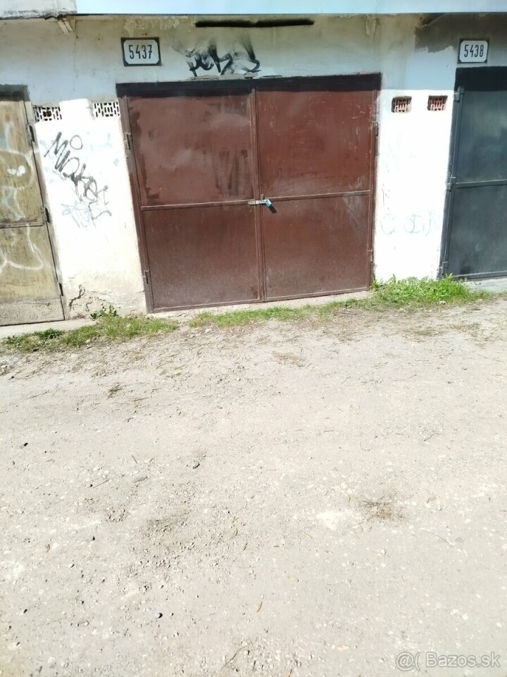 Prenájom garáže 16,5 m² v Hlinách IV