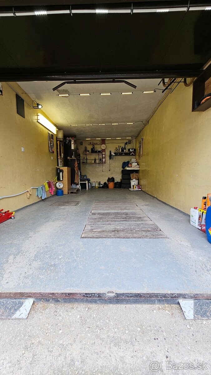 Predaj celopodpivničenej garáže na Makarenkovej ulici v Partizánskom