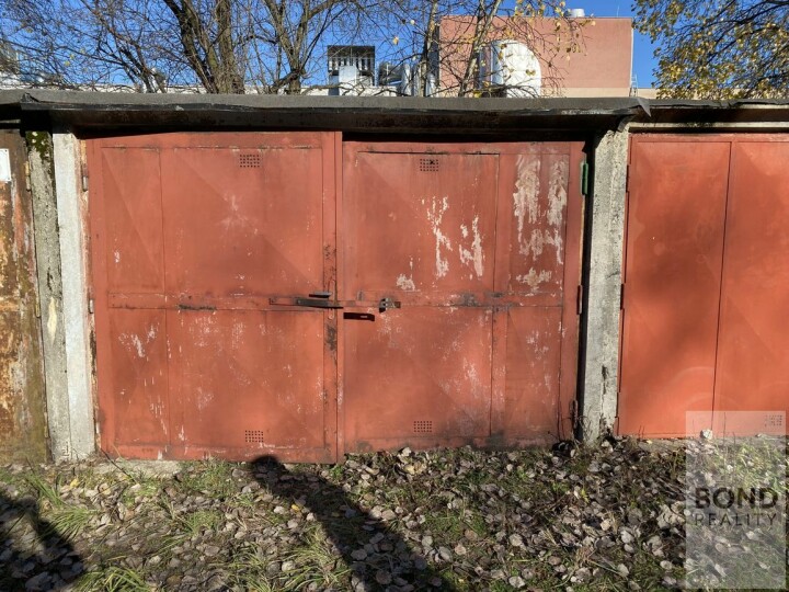 Predaj garáže s pozemkom na Agátovej ulici v Dúbravke