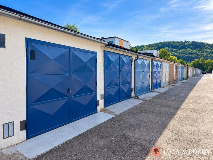 Na predaj priestranná garáž v Dubnici nad Váhom