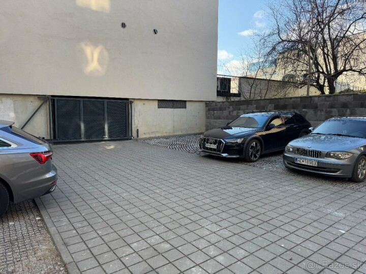 Prenájom parkovacích miest v uzavretom dvore v Košiciach