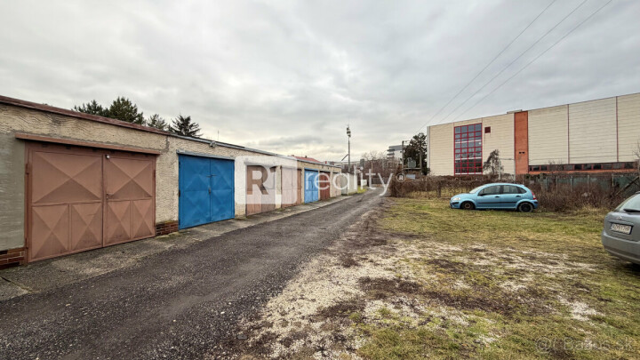 Na predaj samostatná garáž vo Vrbovom