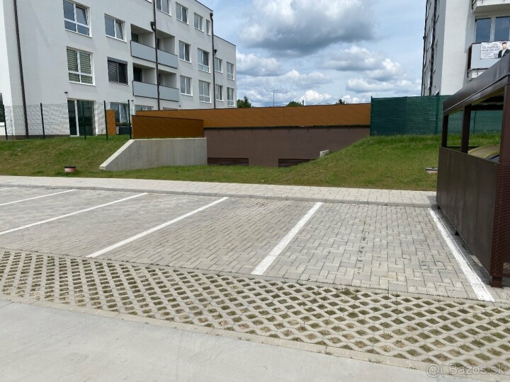 Prenájom vonkajšieho parkovacieho miesta - Dubová alej, Ivanka pri Dunaji