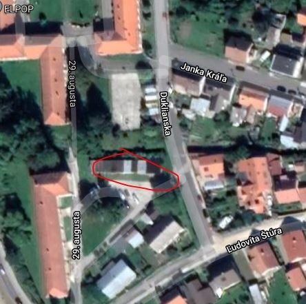 Garáž na prenájom s elektrinou v Handlovej