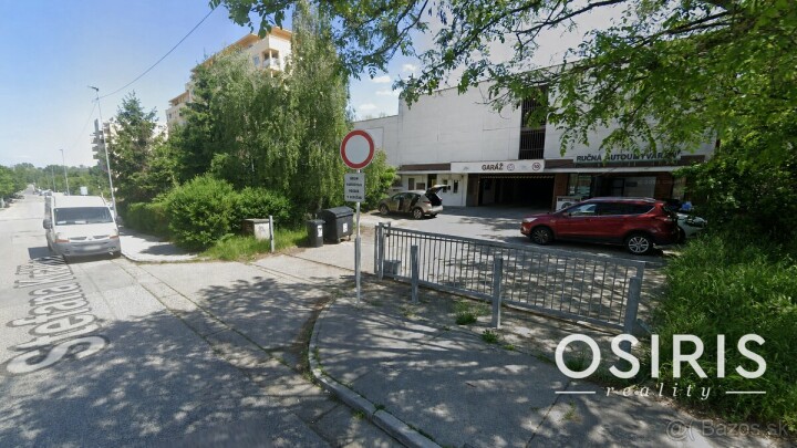 Na predaj samostatná uzamykateľná garáž v parkovacom dome na Štefana Králika