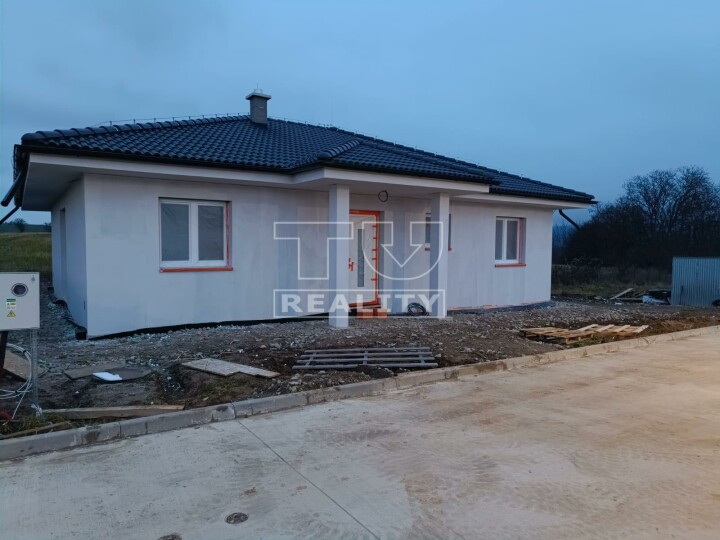 Exkluzívna garáž na predaj v obci Soblahov