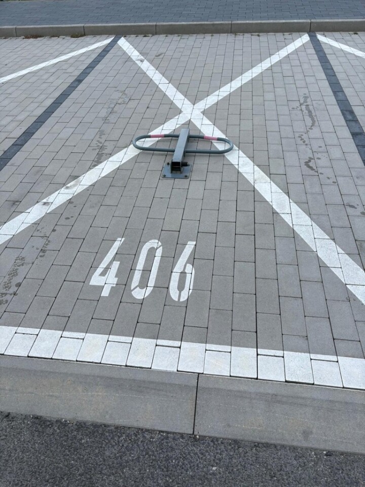 Dlhodobý prenájom vonkajšieho parkovacieho miesta na Zuzany Chalupovej