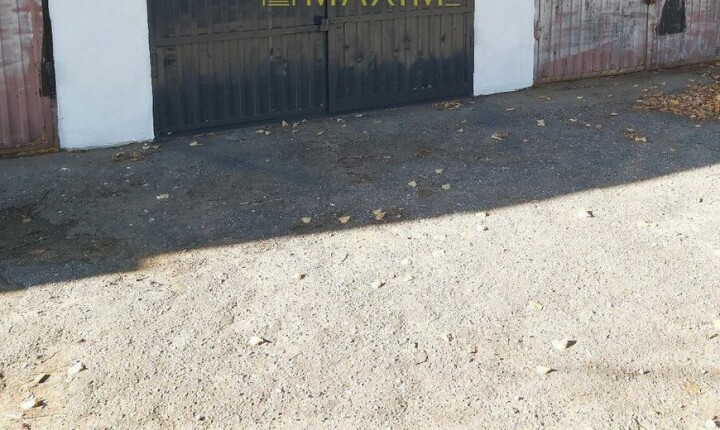 Predaj garáže s pozemkom v Karlovej Vsi na Karloveskej ulici