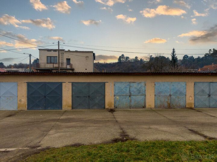 Murovaná garáž na predaj v Moldave nad Bodvou - ulica ČSA