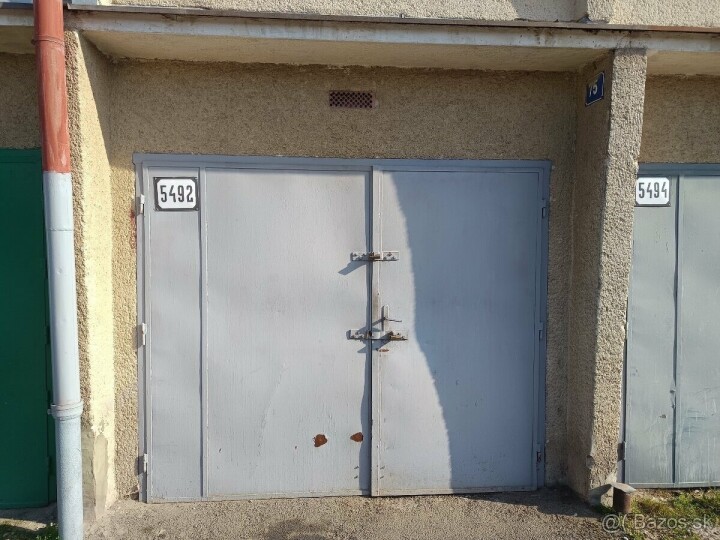 Predaj garáže v Trenčíne na ulici Ovocná s montážnou jamou