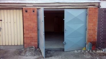 Na predaj garáž v Bánovciach n/B - SEVER s elektrickou bránou