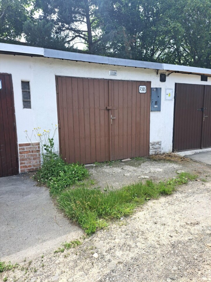 Predaj garáže vo Zvolene na sídlisku Zlatý Potok