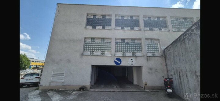 Predaj samostatnej garáže 16,25 m² na Kolískovej 1, Dlhé Diely