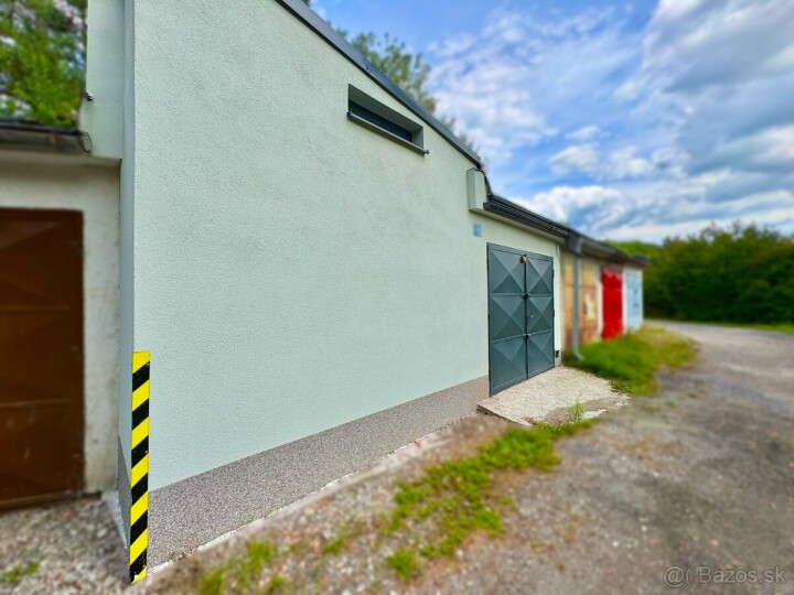 Zachovalá veľká garáž na predaj na Sládkovičovej ulici v Považskej Bystrici