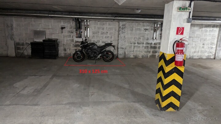 Prenájom garážového státia pre motorku na Šustekovej ulici
