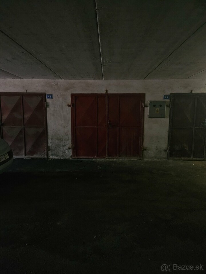 Dlhodobý prenájom garáže v garážovom dome na JUH
