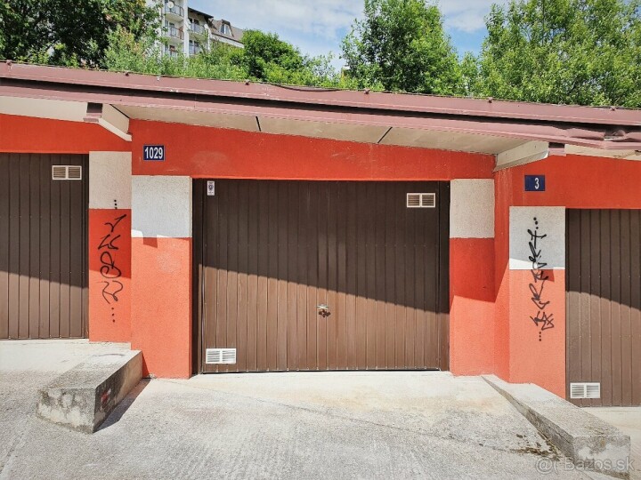 Murovaná garáž na predaj na Petzvalovej ulici v Žiline