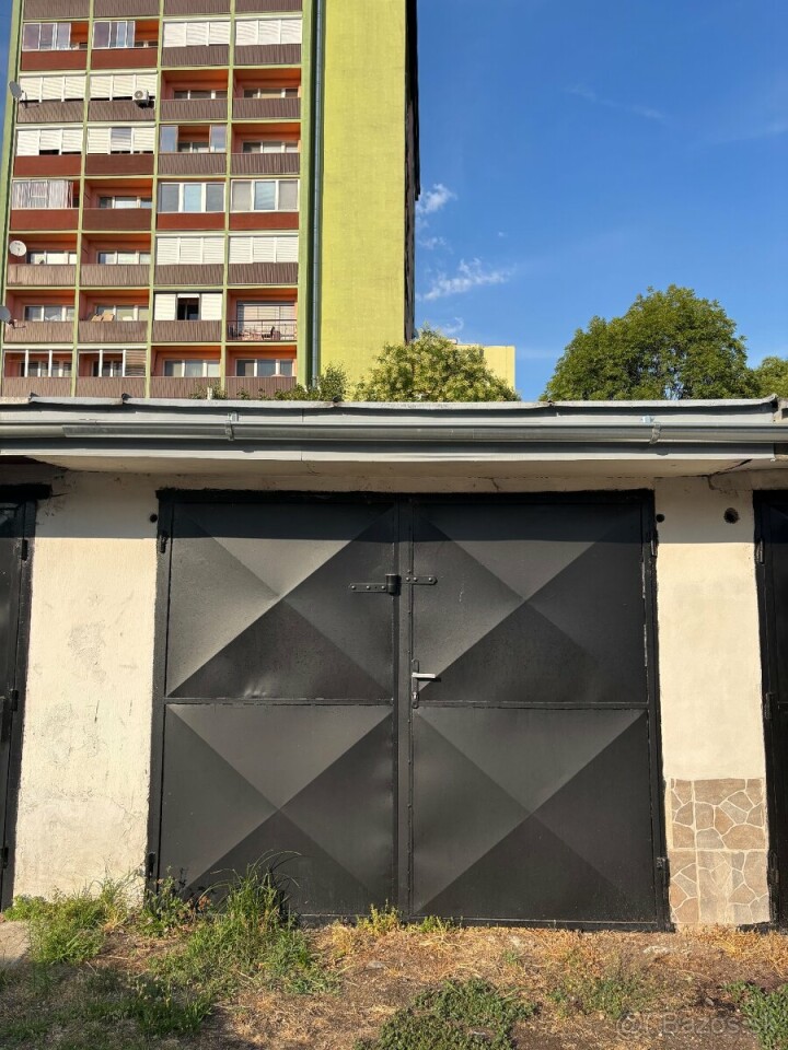 Garáž na predaj na ul. Písecká vo Veľkom Krtíši