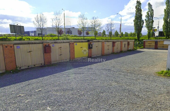 Predaj garáže na ulici Ostravská v radovej zástavbe