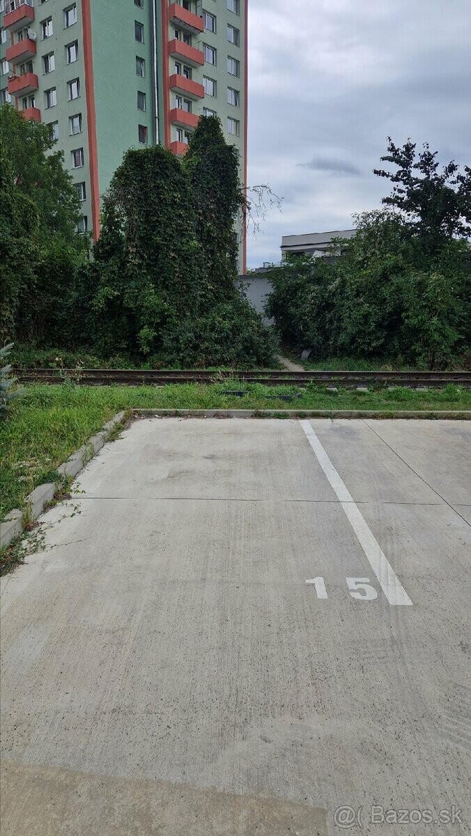 Parkovacie miesto na prenájom na ulici Kubranská