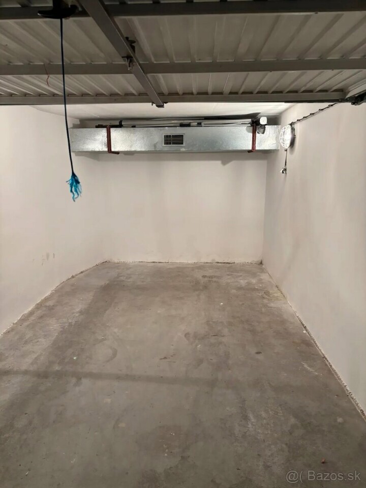 Prenájom garáže v garážovom dome na Koliskovej ulici